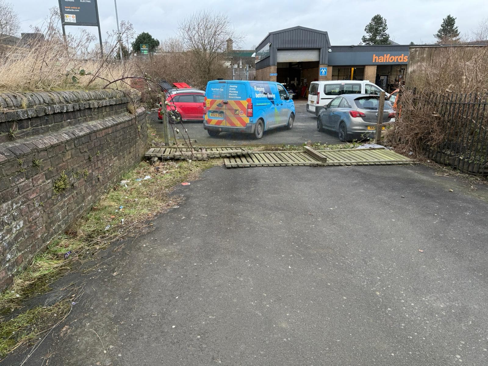 Fencing installation and repairs in Airdrie