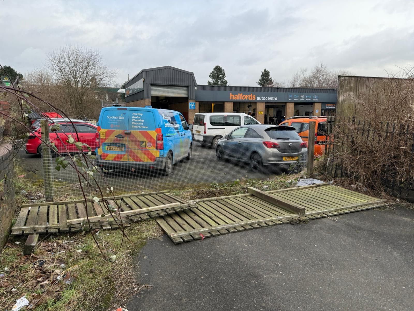 Fencing installation and repairs in Airdrie